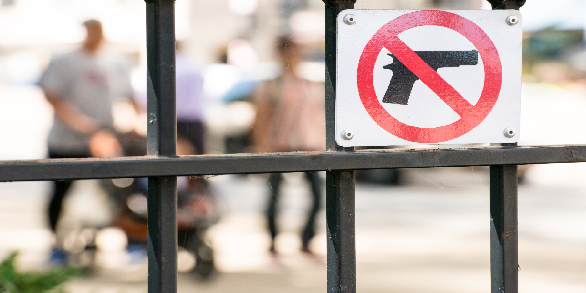 no gun sign on gate